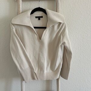 Banana Republic Factory Cream V-Neck Sweater